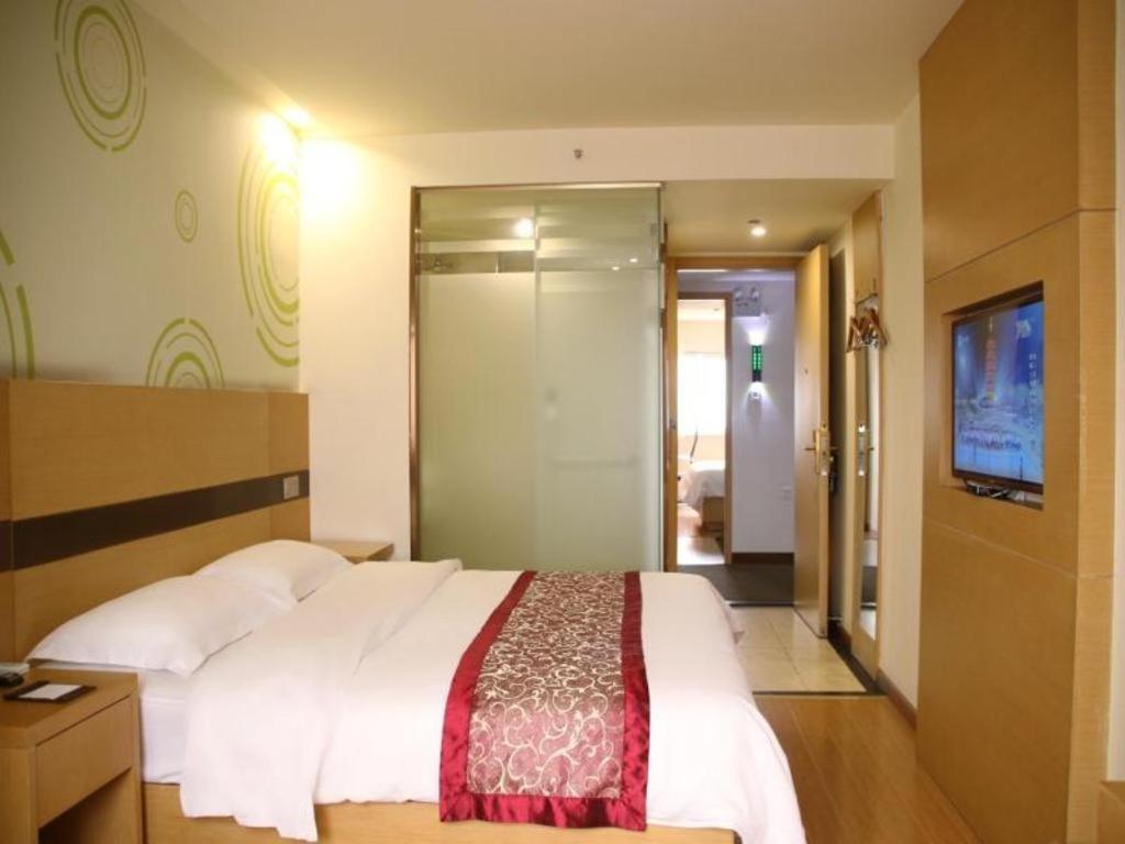 Greentree Inn Zhejiang Ningbo South Railway Station Express Hotel Exterior photo